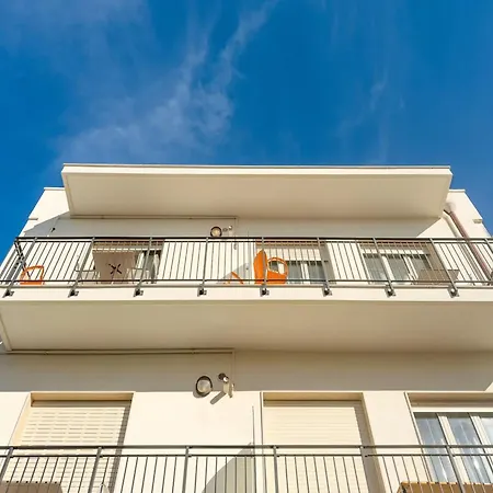 Guest house In Bb - La Baia Bb Controvento 4*